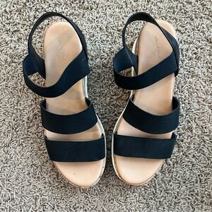 Universal Thread Women's Black Strappy Sandals Size 11